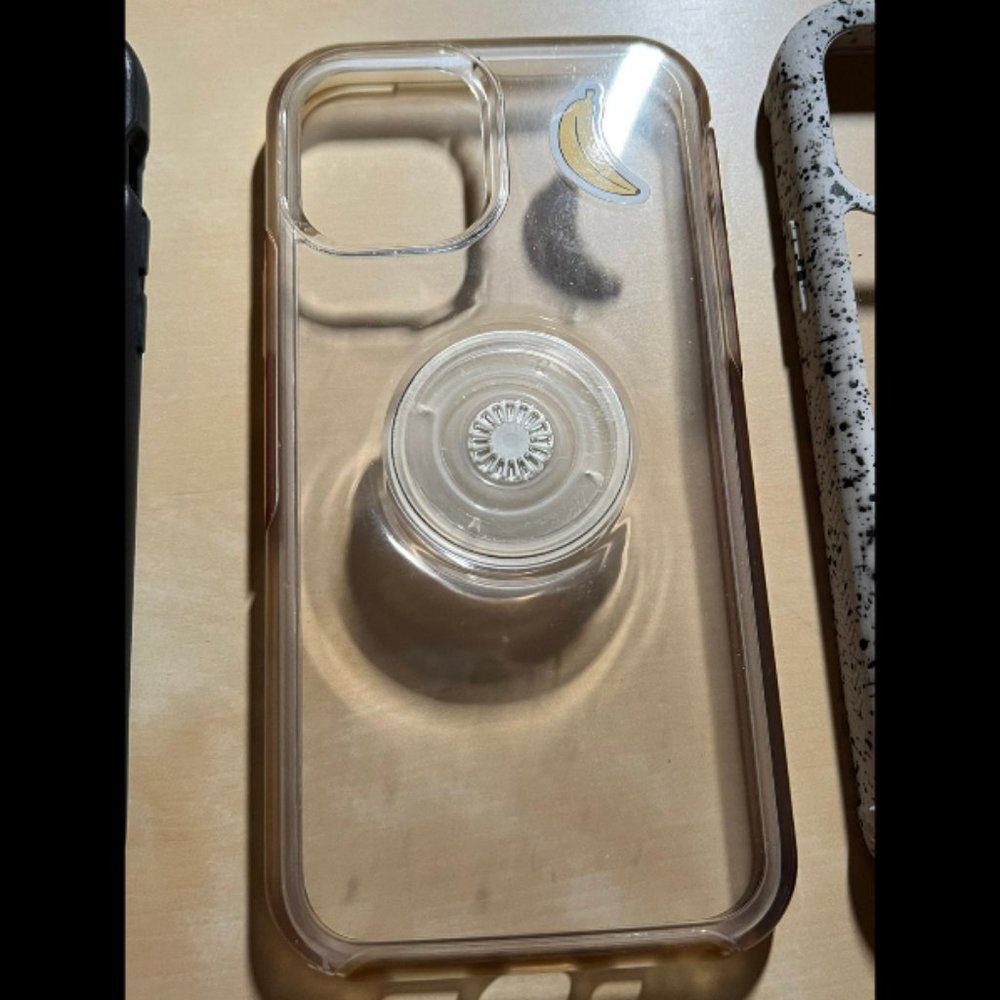 Bundle of iPhone 12 Pro Cases - Picture 8 of 10